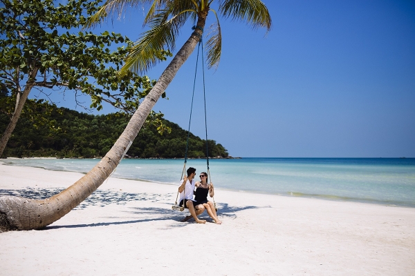 HONEYMOON IN VIETNAM