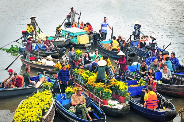 OVERNIGHT BOAT CRUISE ON THE MEKONG DELTA/BASSAC CRUISE